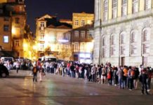 Αυτή η ουρά δεν είναι από την Αθήνα, για να σηκώσουν 60 ευρώ στα ΑΤΜ…..