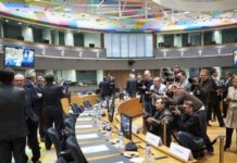 Ακούγετε οξύμωρο…….του Αλέξη Παπαχελά.