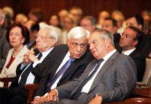 Γιατί ο Μητσοτάκης, δηλαδή ο Σημίτης, μισεί τον Καραμανλή και τον Παυλόπουλο.