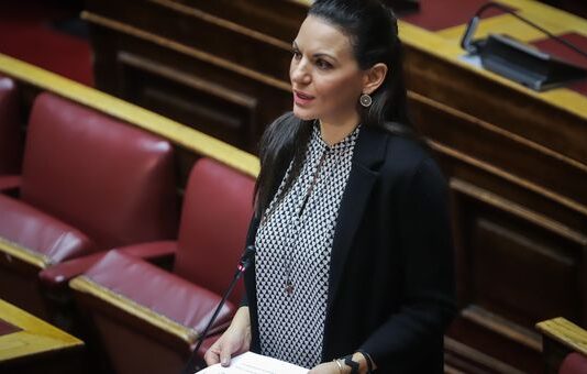 Αιχμές Κεφαλογιάννη κατά Μητσοτάκη: Ο πολιτικός πρέπει να δίνει το καλό παράδειγμα.