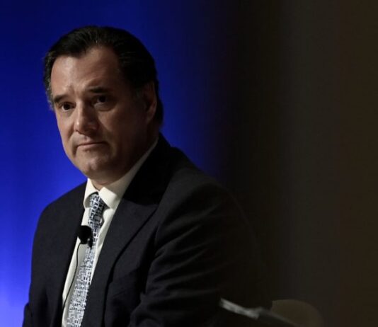 Το Προκλητικό Βίντεο του Άδωνη με το οποίο μας κοροϊδεύει Κατάμουτρα!