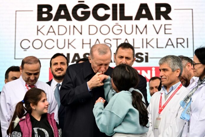 ERDOGAN-FILI-NOSOKOMEIO