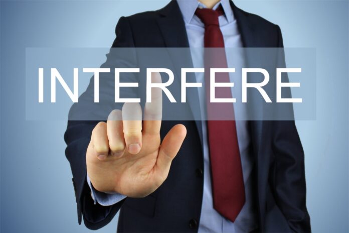 Interfere