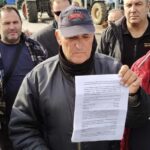 Δικαστικός Κλητήρας χώνει σε έναν Αγρότη Αγωγή για χρέη σε λιπάσματα στα Πράσινα Φανάρια!!