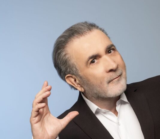 Καταιγιστικός ο Λαζόπουλος.