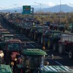 Οι δρόμοι Γεμίζουν Τρακτέρ.