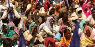 Ποιος Επιχειρηματίας με Media φέρνει Ινδούς στην Ελλάδα με 1.500 ευρώ το άτομο και βγάζει 30 εκ. ευρώ;;