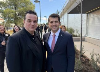 Τάδε Έφη Yiannis Kapatsos: Η Διαδικτυακή Αντιπολίτευση στην Πόλη μας!!